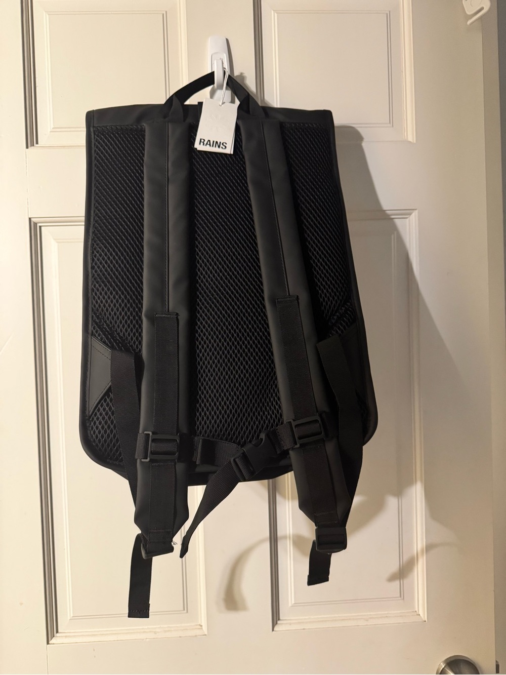 NWT Rains Rolltop Rucksack W3 Waterproof Backpack Black - Picture 3 of 4